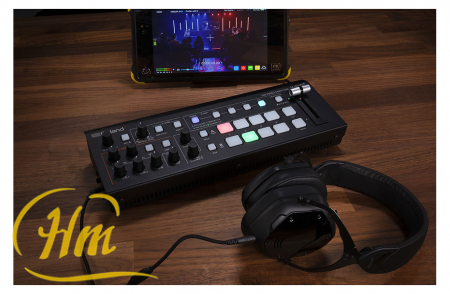 ROLAND V-1HD+