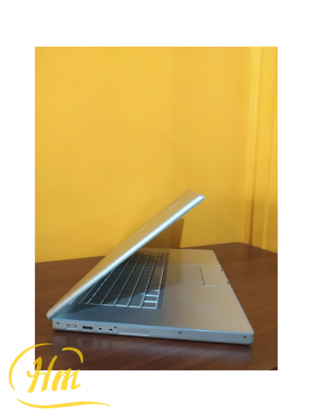 Apple ( Mac Book Pro )
