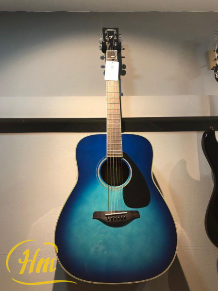 YAMAHA FG820